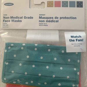 Old Navy kids Face Mask Polka Dot Brand New!